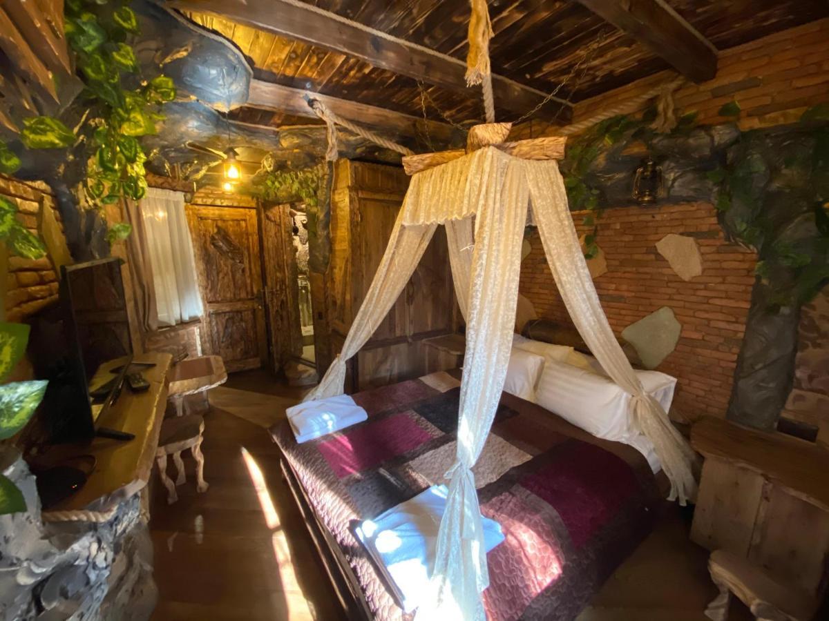 Boutique Fantasy Hotel Tbilisi Exterior foto